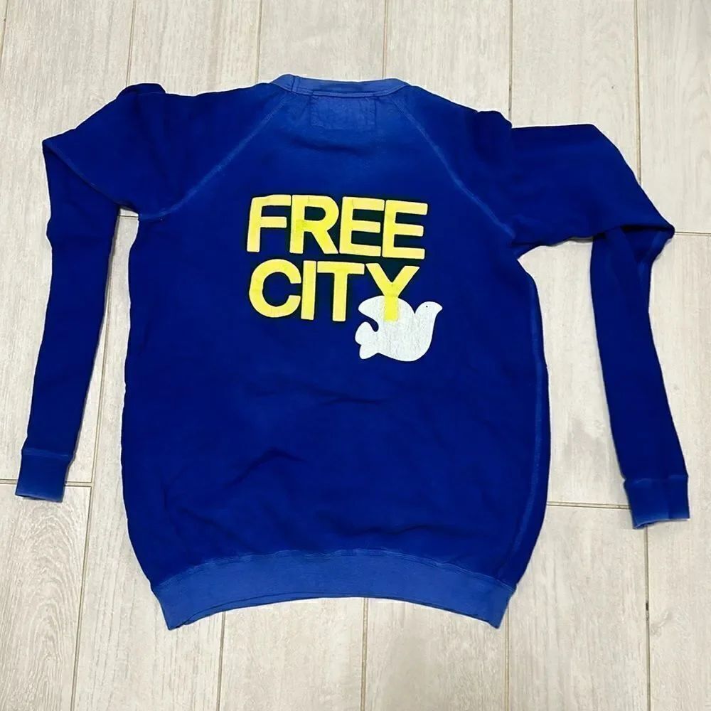 New Free City XS sweatshirt blue